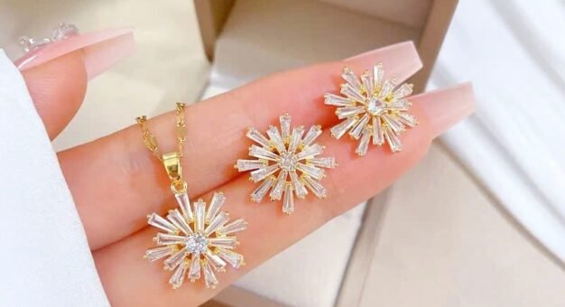 Bộ Dây Chuyền, Bông Tai Titan Đính Đá Zircon Hình Bông Tuyết Sang Trọng Cá Tính Dành Cho Nữ