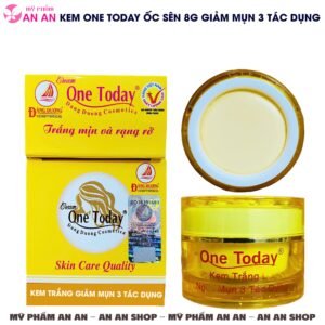 Kem One Today Ốc Sên 8g hỗ trợ chăm sóc da có khuyết điểm và da sau mụn, thiết kế nhỏ gọn tiện lợi cho skincare hằng ngày.
